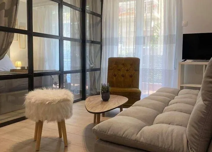 Lovely Apartment- At017