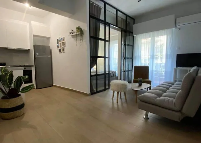 Lovely Apartment- At017